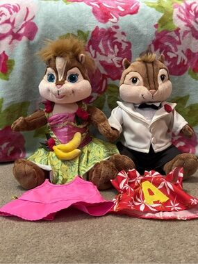 Build-a-Bear Hawaiian Dress & Tuxedo Chipmunk Plush Duo - Tropical Pink & White